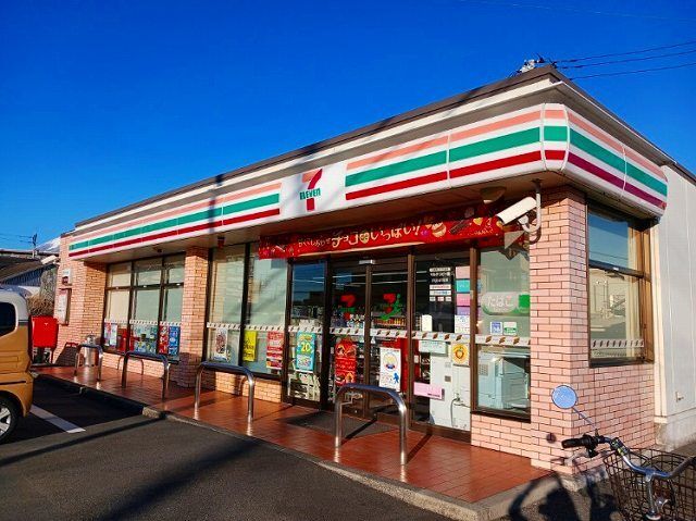 近くのセブンイレブン水戸島１丁目店まで400m（徒歩5分）