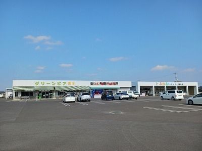 近くのJA香川県グリーンピア岡本さんまで900m(徒歩12分)