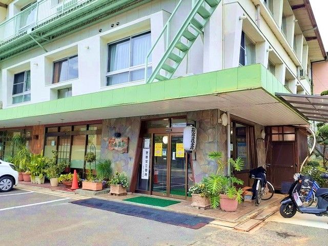 近くの花山温泉　薬師の湯様まで900m（徒歩12分）