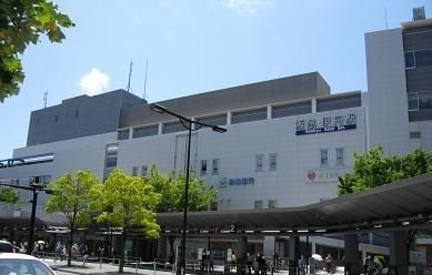 近くの阪急伊丹駅まで3,300m（徒歩42分）