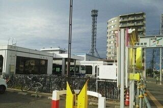 近くの発寒南駅まで760m(徒歩10分)
