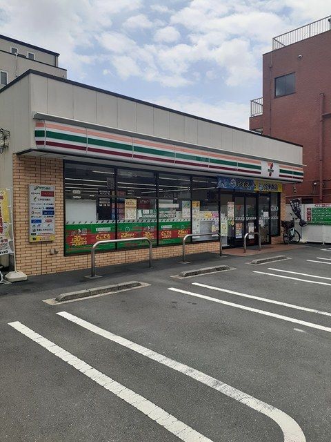 近くのセブンイレブンまで38m(徒歩1分)