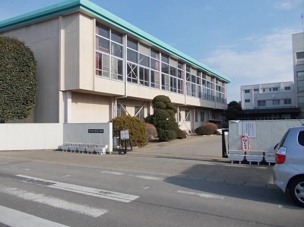 近くの神谷小学校まで1,000m(徒歩13分)