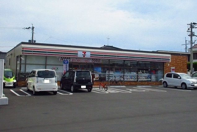 近くのセブンイレブンまで600m（徒歩8分）