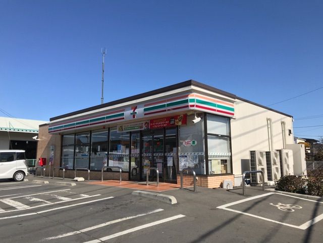 近くのセブンイレブンまで350m（徒歩5分）