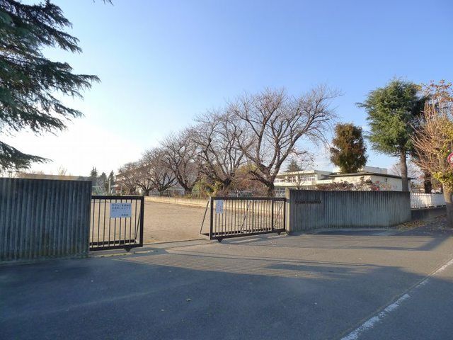 近くの太田市立薮塚本町南小学校まで1,600m(徒歩20分)