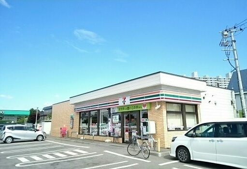 近くのセブンイレブンまで1,000m（徒歩13分）