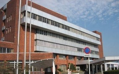 近くの五泉市役所まで2,800m（徒歩35分）