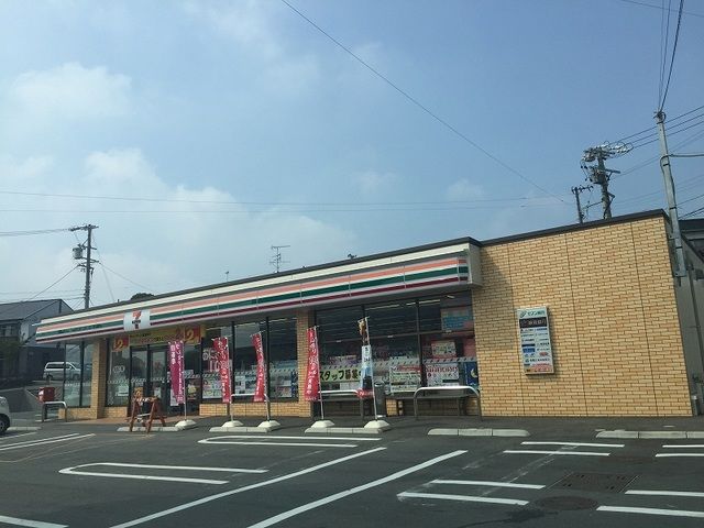 近くのセブンイレブン湖西白須賀店まで1,000m（徒歩13分）
