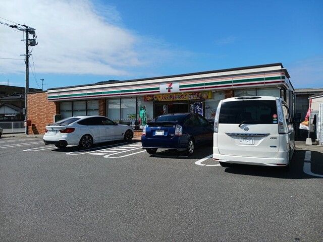 近くのセブンイレブン志摩井田原店まで350m（徒歩5分）