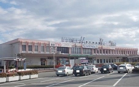 近くの駅まで1,900m（徒歩24分）