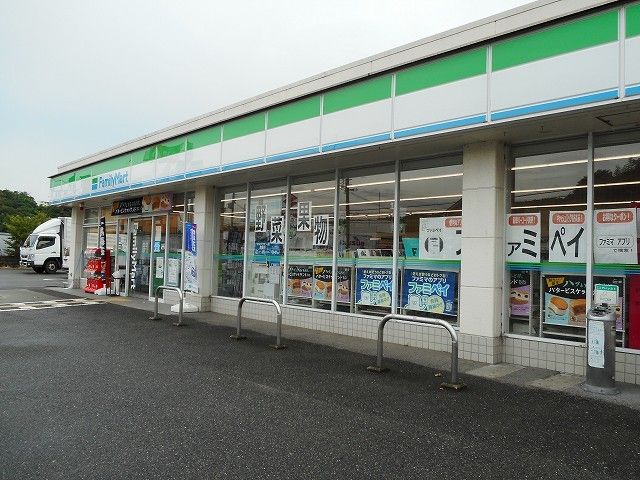 近くのコンビニまで1,000m（徒歩13分）