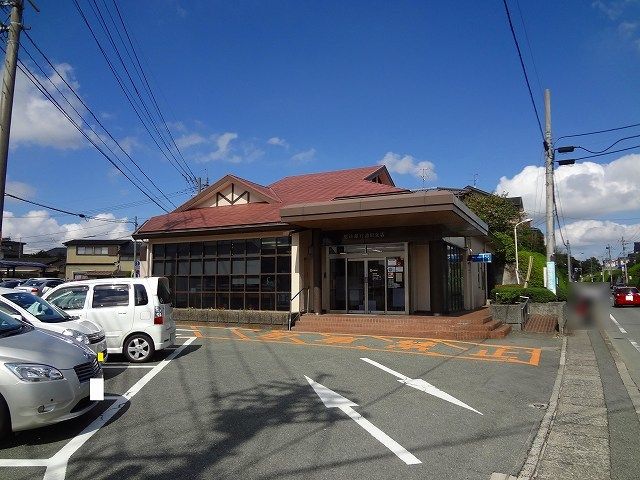 近くの銀行まで2,000m（徒歩25分）