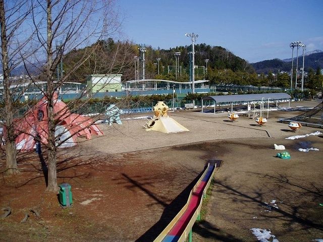 近くの東舞鶴公園まで1,000m（徒歩13分）