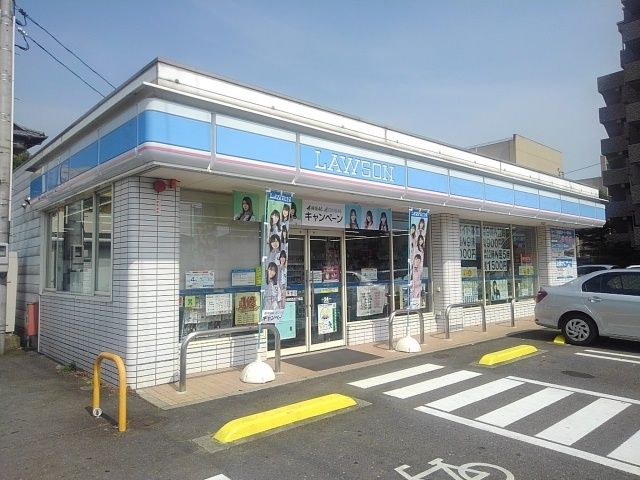近くのコンビニまで400m（徒歩5分）