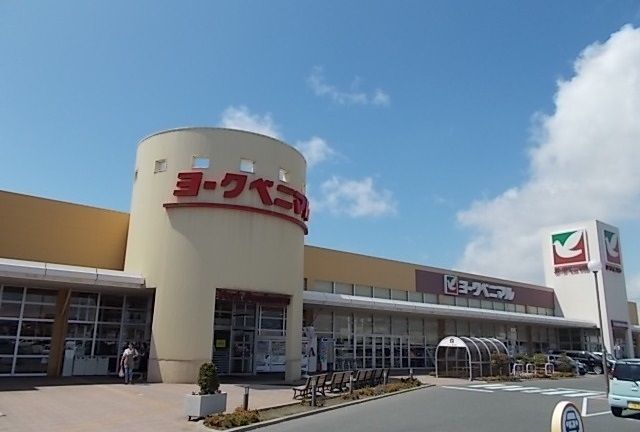 近くのヨークベニマル石巻蛇田店まで1,600m（徒歩20分）