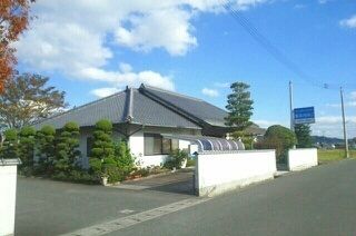 近くの高本内科医院さんまで300m（徒歩4分）