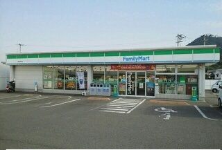 近くのコンビニまで400m（徒歩5分）