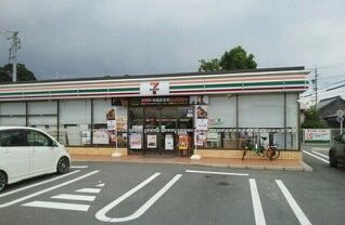 近くのセブンイレブンまで430m（徒歩6分）