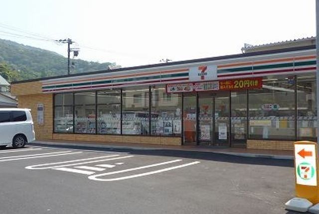 近くのセブンイレブン箱根仙石原北店まで110m（徒歩2分）