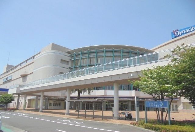 近くのスーパーまで850m（徒歩11分）