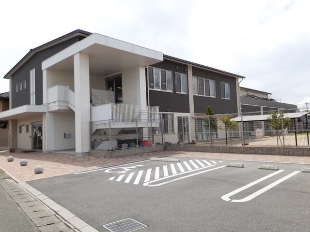 近くの筑後保育所まで990m（徒歩13分）