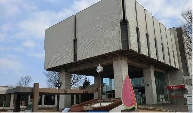 近くの富里市役所まで1,700m（徒歩22分）