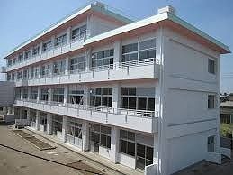 近くの川本北小学校まで1,200m（徒歩15分）