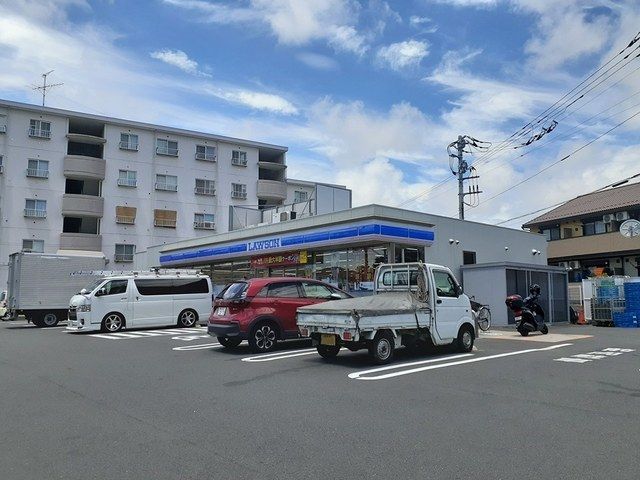 近くのLAWSONまで377m（徒歩5分）