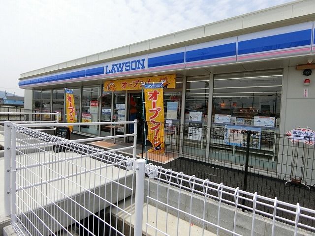 近くのコンビニまで750m（徒歩10分）
