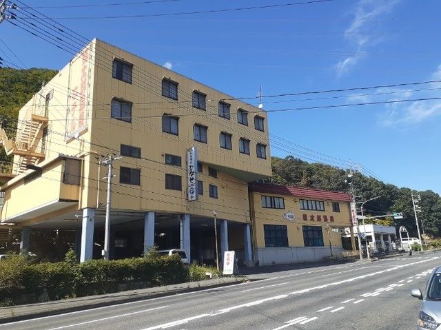 近くの桃太郎温泉さんまで900m（徒歩12分）