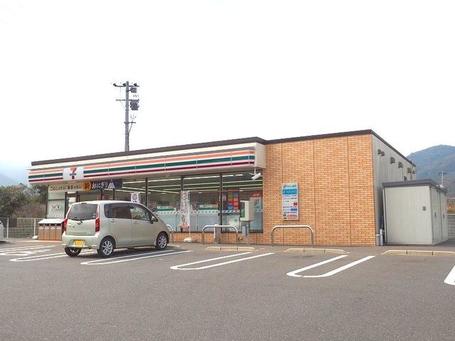 近くのセブンイレブンまで1,300m(徒歩17分)