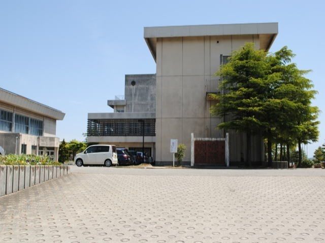 近くの小学校まで550m（徒歩7分）