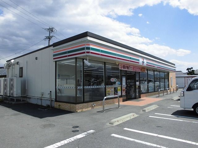 近くのセブンイレブン　豊科南穂高店まで1,300m（徒歩17分）
