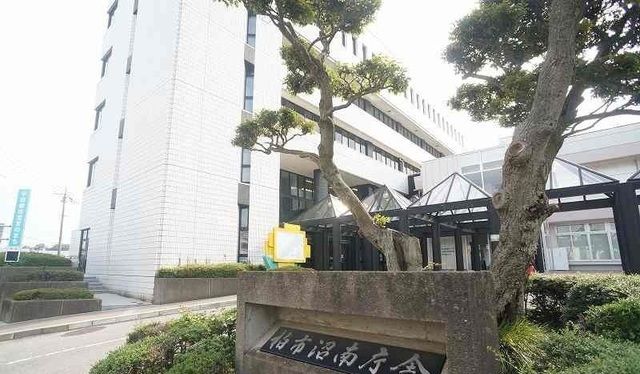 近くの柏市沼南庁舎まで900m(徒歩12分)