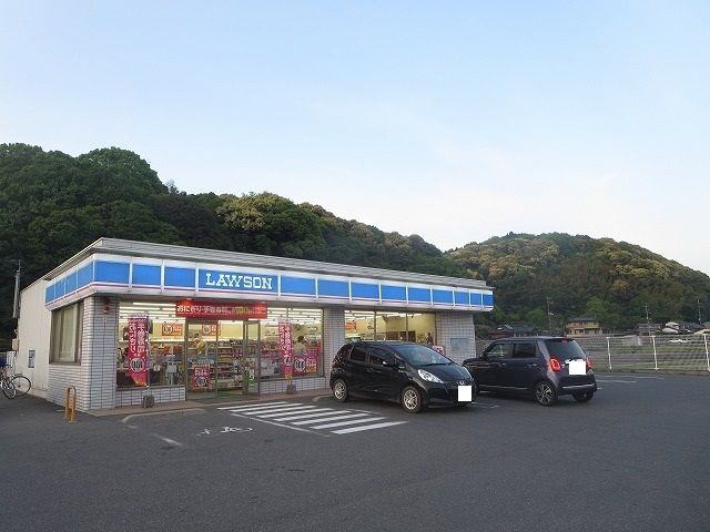 近くのコンビニまで750m（徒歩10分）