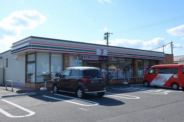 近くのセブンイレブンまで500m（徒歩7分）