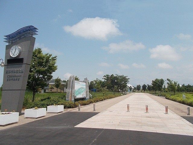 近くの黒部市総合公園まで260m（徒歩4分）