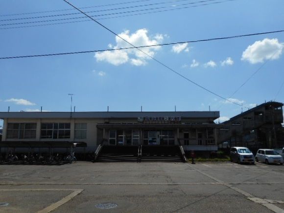 近くの越後堀之内駅まで210m（徒歩3分）