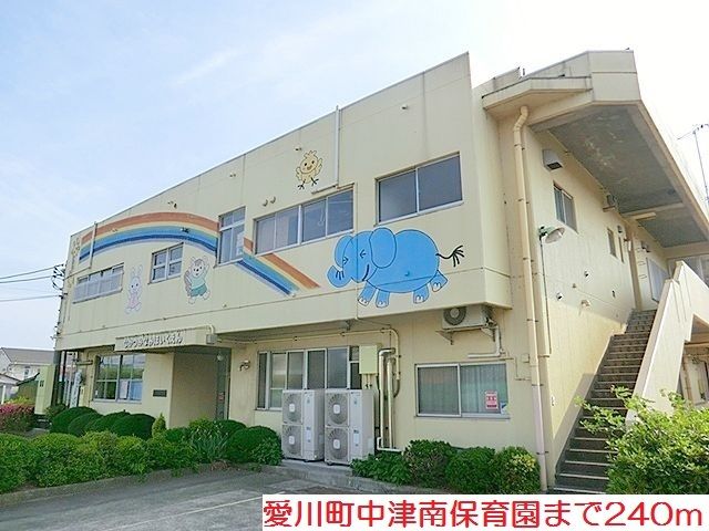 近くの幼稚園・保育園まで240m（徒歩3分）