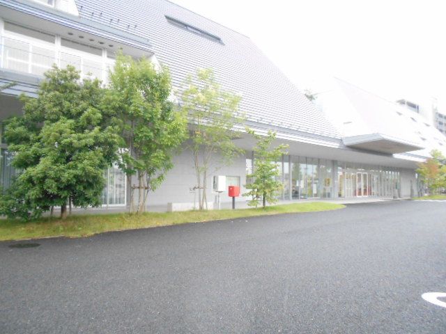 近くの役所まで800m（徒歩10分）