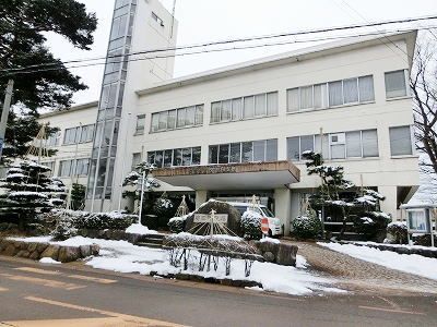 近くの安田支所まで2,400m（徒歩30分）