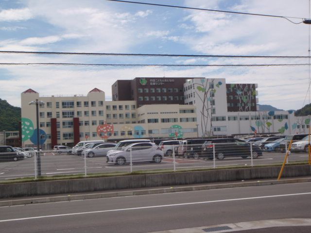 近くの病院まで1,800m（徒歩23分）