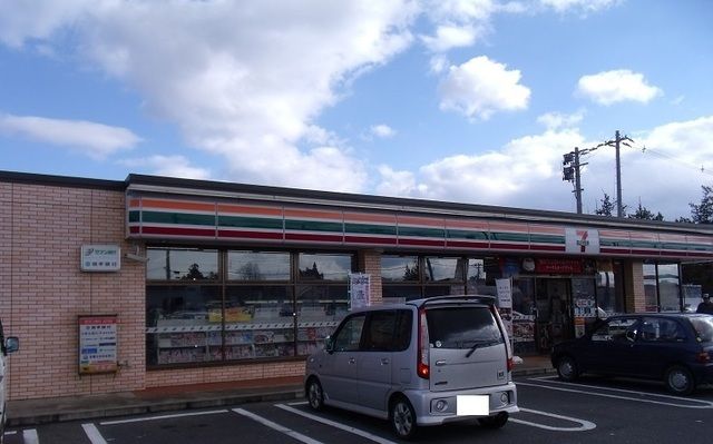 近くのセブンイレブンまで120m(徒歩2分)