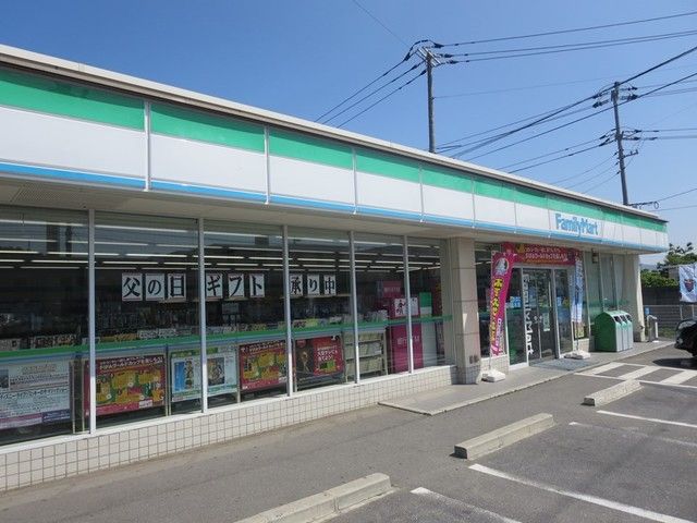 近くのファミリーマート　里庄里見店まで1,600m（徒歩20分）