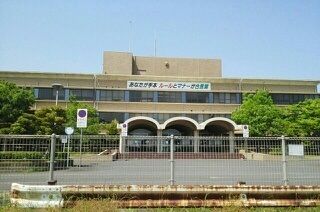 近くの香川県警察運転免許センターさんまで820m（徒歩11分）