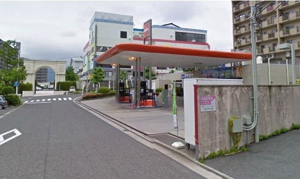 近くのガソリンスタンドまで800m（徒歩10分）
