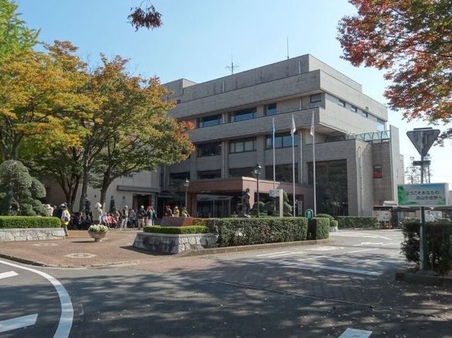 近くの流山市役所まで750m（徒歩10分）