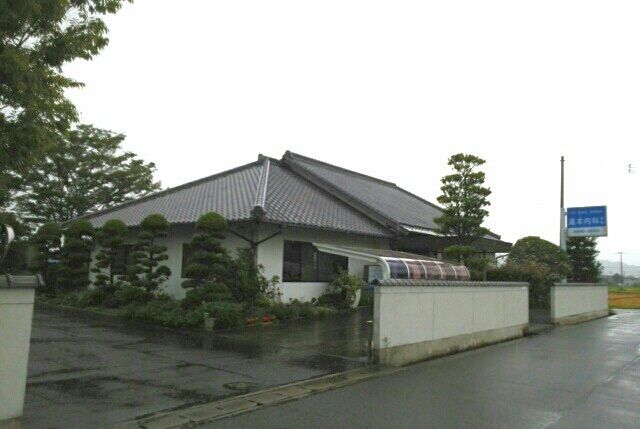 近くの高本内科医院さんまで590m(徒歩8分)