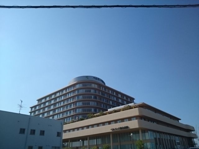 近くのベルランド総合病院様まで950m（徒歩12分）